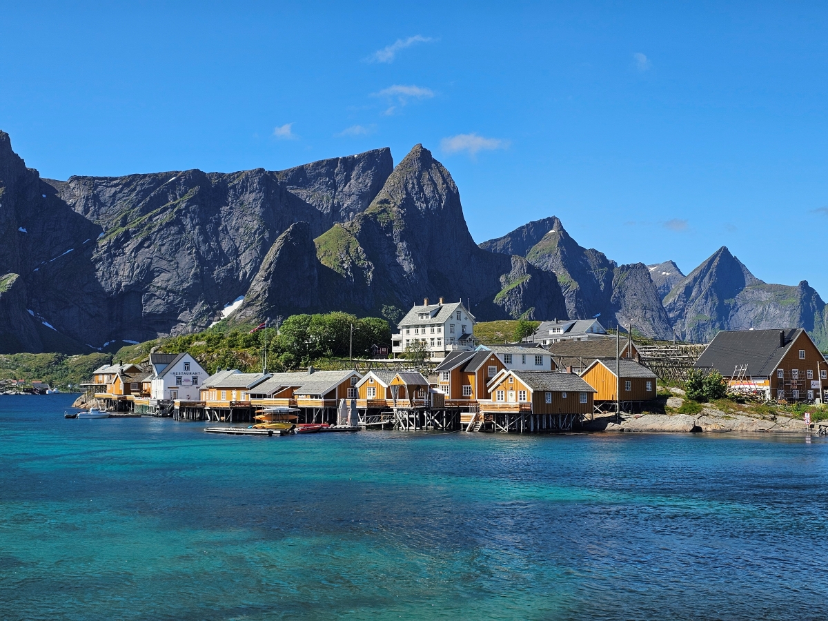 【太陽不打烊 挪威北極圈】 Day5-1 Olenilsøya kystfort 零技巧15分鐘解鎖絕美海景的回血步道 - 第16張圖 【太陽不打烊 挪威北極圈】 Day5-1 Olenilsøya kystfort 零技巧15分鐘解鎖絕美海景的回血步道
