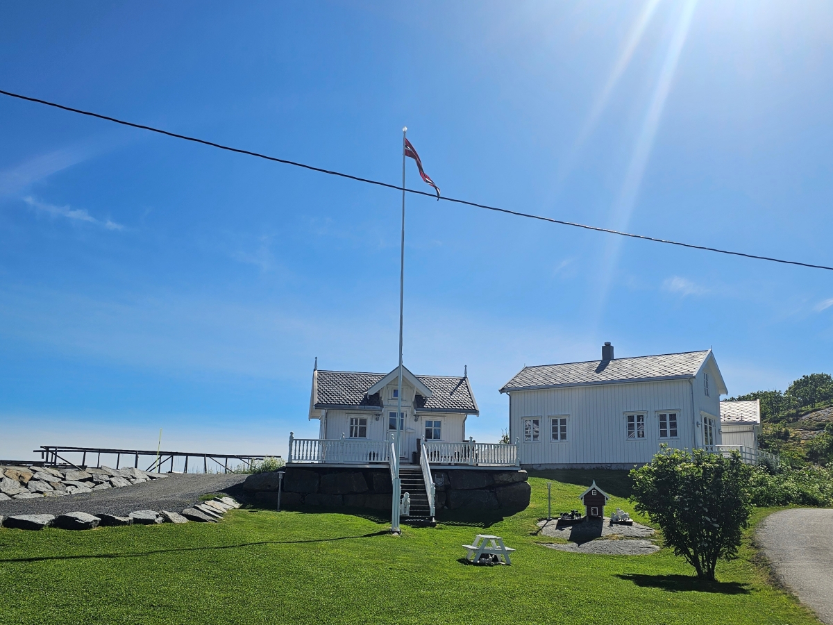 【太陽不打烊 挪威北極圈】 Day5-1 Olenilsøya kystfort 零技巧15分鐘解鎖絕美海景的回血步道 - 第26張圖 【太陽不打烊 挪威北極圈】 Day5-1 Olenilsøya kystfort 零技巧15分鐘解鎖絕美海景的回血步道