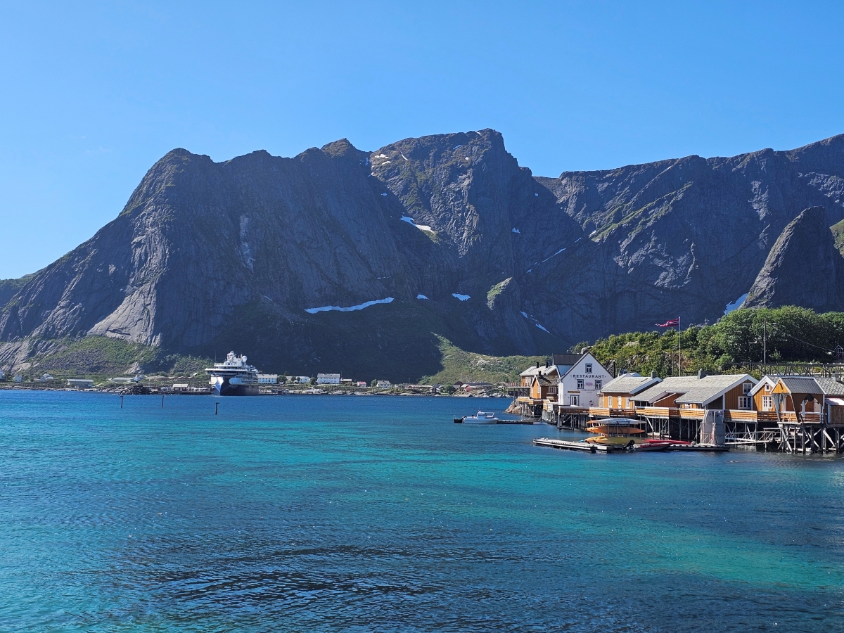 【太陽不打烊 挪威北極圈】 Day5-1 Olenilsøya kystfort 零技巧15分鐘解鎖絕美海景的回血步道 - 第40張圖 【太陽不打烊 挪威北極圈】 Day5-1 Olenilsøya kystfort 零技巧15分鐘解鎖絕美海景的回血步道
