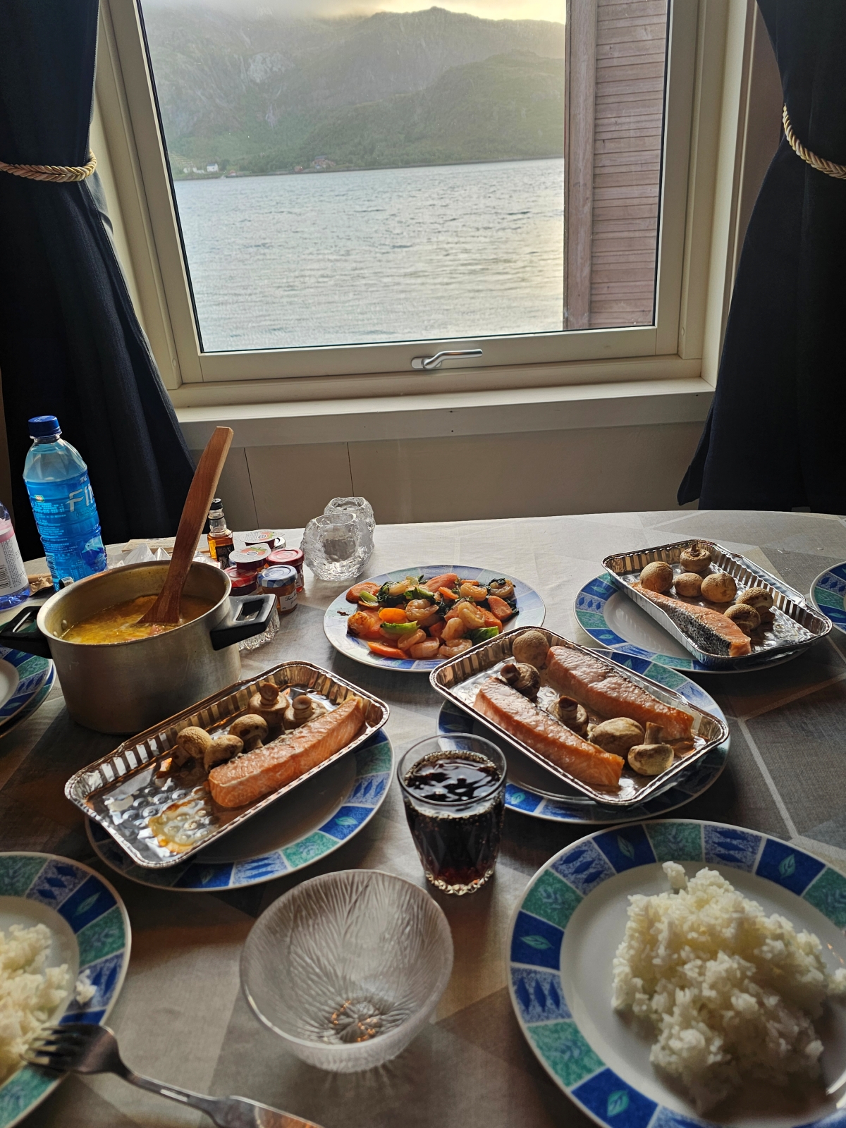 【挪威Lofoten住宿】體驗傳統漁屋(Rorbuer),推開門就是午夜的夕陽、北極圈的馬爾地夫 (自在生活篇) - 第30張圖 【挪威Lofoten住宿】體驗傳統漁屋(Rorbuer),推開門就是午夜的夕陽、北極圈的馬爾地夫 (自在生活篇)