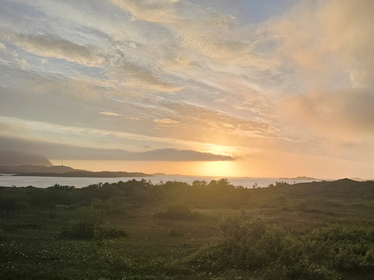 【太陽不打烊 挪威北極圈】 Day5-3 羅浮敦Ramberg 追逐午夜的夕陽 - 第22張圖 【太陽不打烊 挪威北極圈】 Day5-3 羅浮敦Ramberg 追逐午夜的夕陽