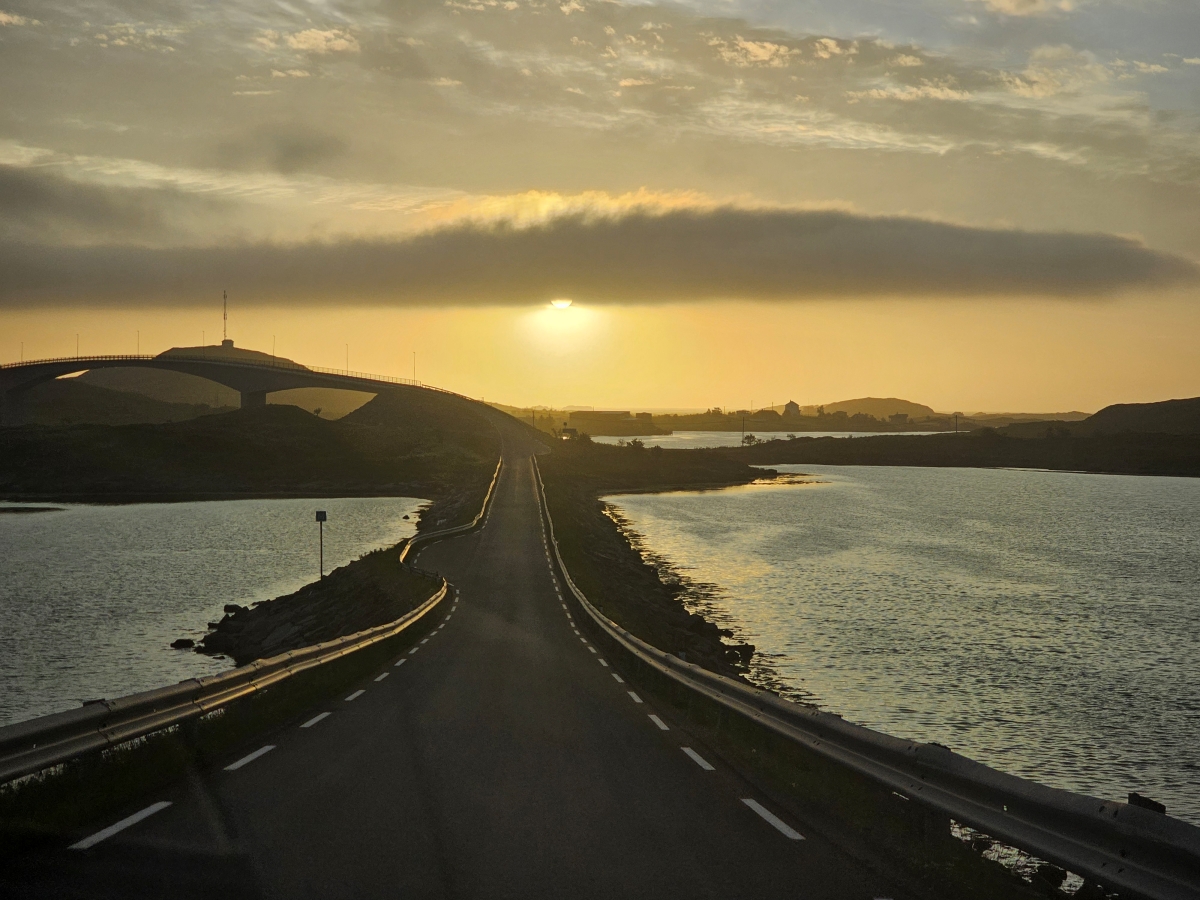 【太陽不打烊 挪威北極圈】 Day5-3 羅浮敦Ramberg 追逐午夜的夕陽 - 第25張圖 【太陽不打烊 挪威北極圈】 Day5-3 羅浮敦Ramberg 追逐午夜的夕陽