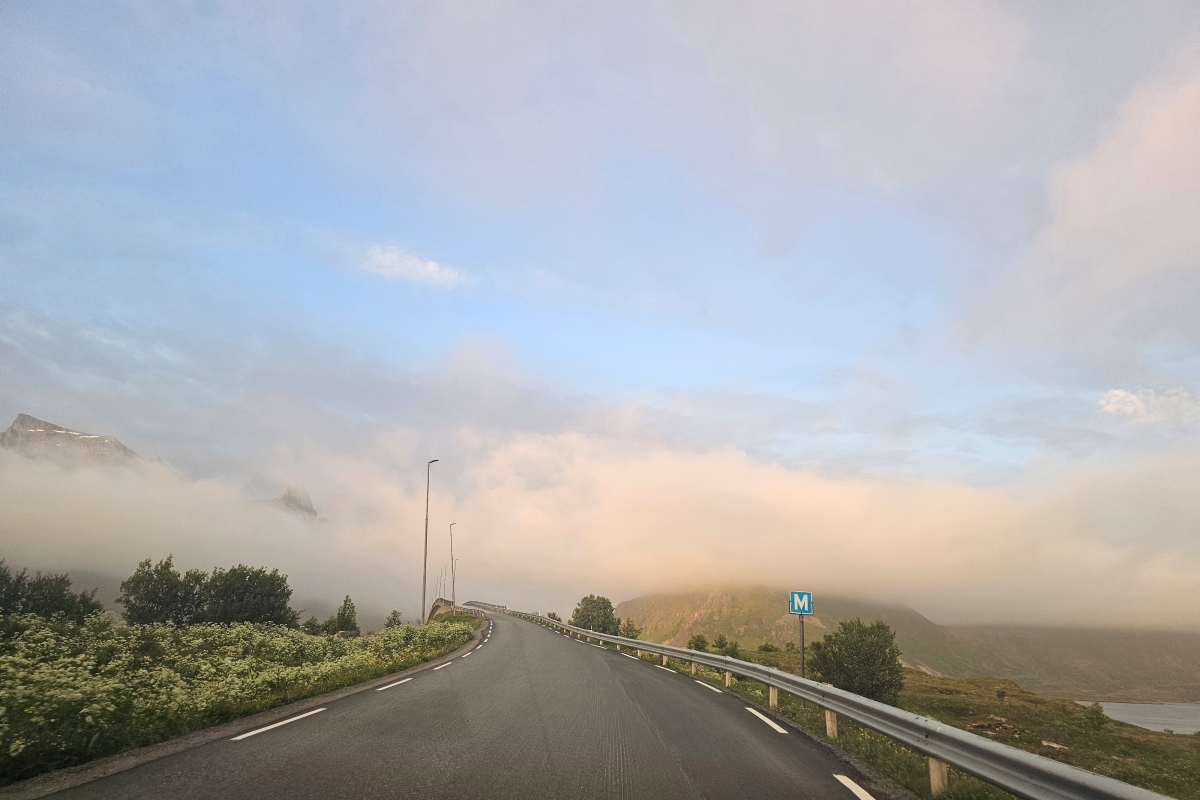 【太陽不打烊 挪威北極圈】 Day5-3 羅浮敦Ramberg 追逐午夜的夕陽 - 第28張圖 【太陽不打烊 挪威北極圈】 Day5-3 羅浮敦Ramberg 追逐午夜的夕陽