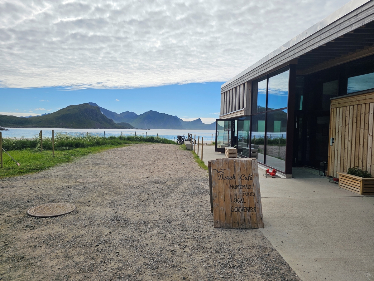 【太陽不打烊 挪威北極圈】 Day6-2 由南向北縱貫羅浮敦:從靜謐的Skelfjord到純白的Unstad Beach - 第29張圖 【太陽不打烊 挪威北極圈】 Day6-2 由南向北縱貫羅浮敦:從靜謐的Skelfjord到純白的Unstad Beach