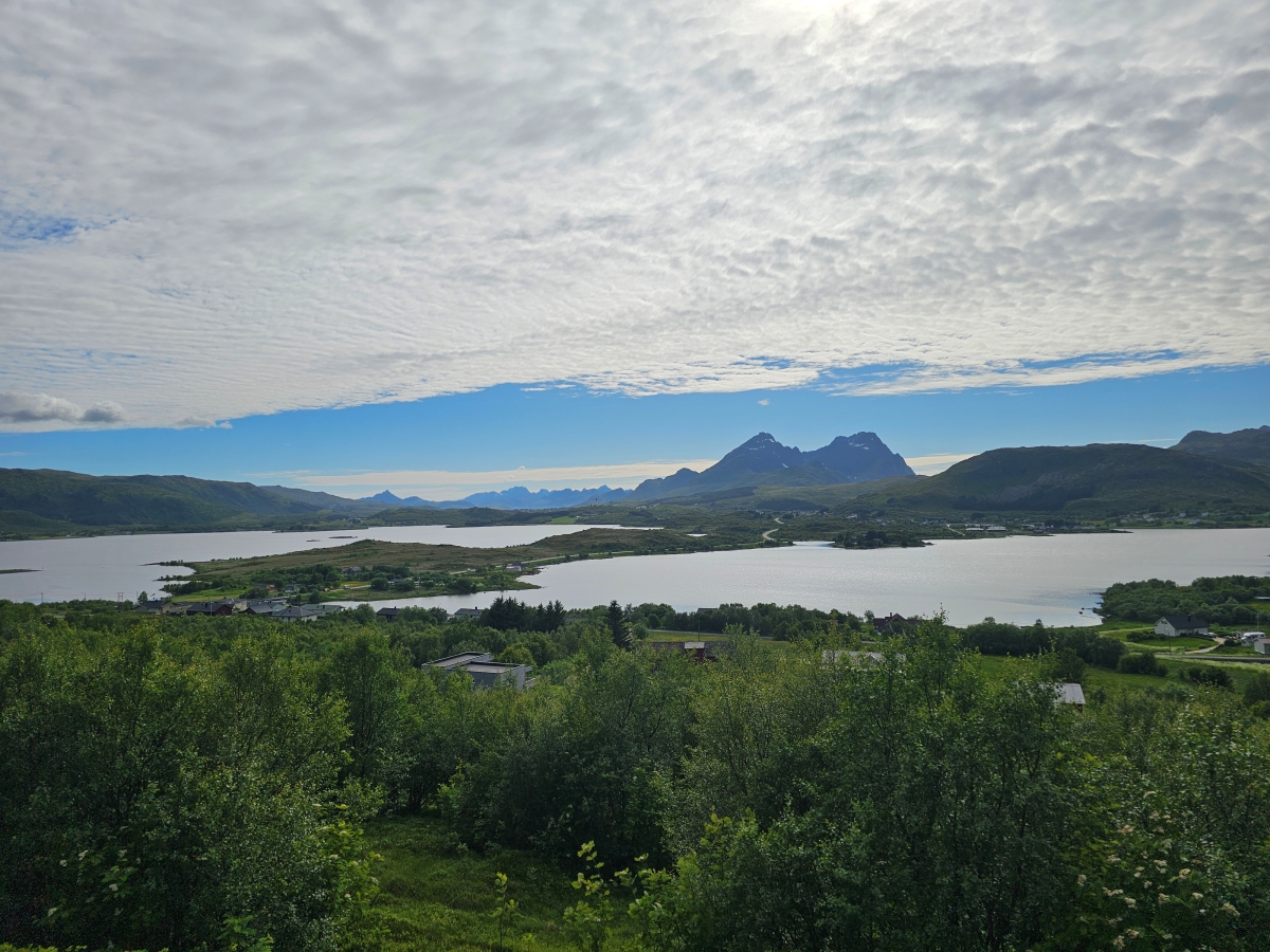 【太陽不打烊 挪威北極圈】 Day6-2 由南向北縱貫羅浮敦:從靜謐的Skelfjord到純白的Unstad Beach - 第48張圖 【太陽不打烊 挪威北極圈】 Day6-2 由南向北縱貫羅浮敦:從靜謐的Skelfjord到純白的Unstad Beach