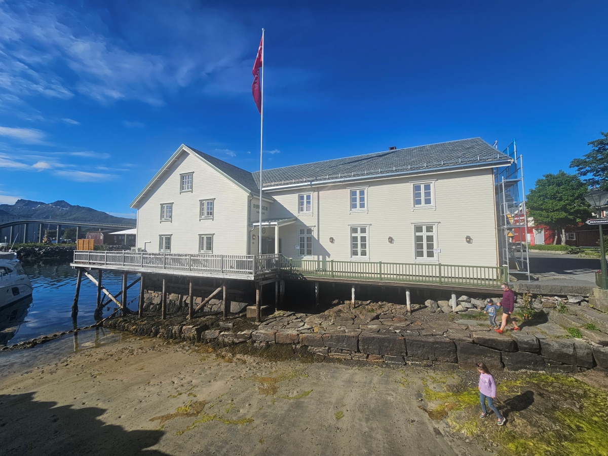 【挪威羅浮敦食記】Svolvær 海鮮餐廳 Børsen Spiseri,鯨魚肉在地體驗 - 第3張圖 【挪威羅浮敦食記】Svolvær 海鮮餐廳 Børsen Spiseri,鯨魚肉在地體驗