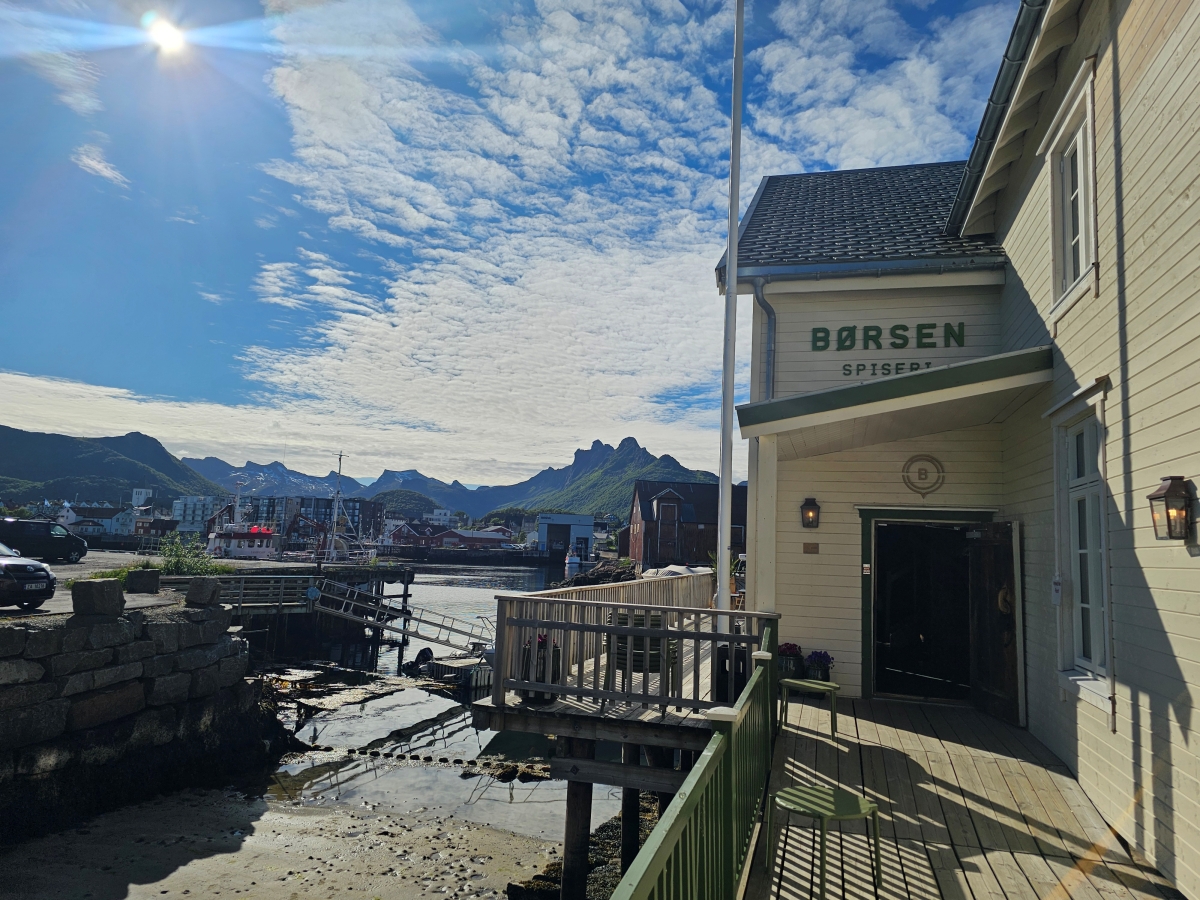 【挪威羅浮敦食記】Svolvær 海鮮餐廳 Børsen Spiseri,鯨魚肉在地體驗 - 第2張圖 【挪威羅浮敦食記】Svolvær 海鮮餐廳 Børsen Spiseri,鯨魚肉在地體驗