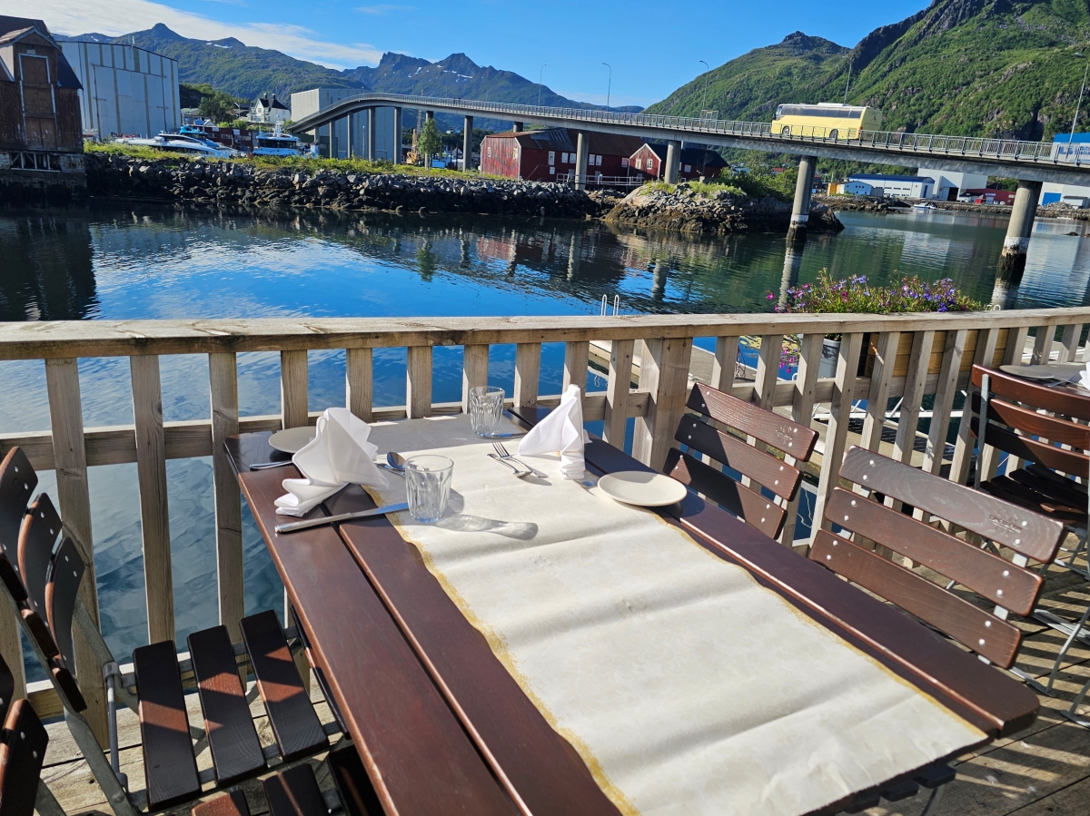 【挪威羅浮敦食記】Svolvær 海鮮餐廳 Børsen Spiseri,鯨魚肉在地體驗 - 第11張圖 【挪威羅浮敦食記】Svolvær 海鮮餐廳 Børsen Spiseri,鯨魚肉在地體驗