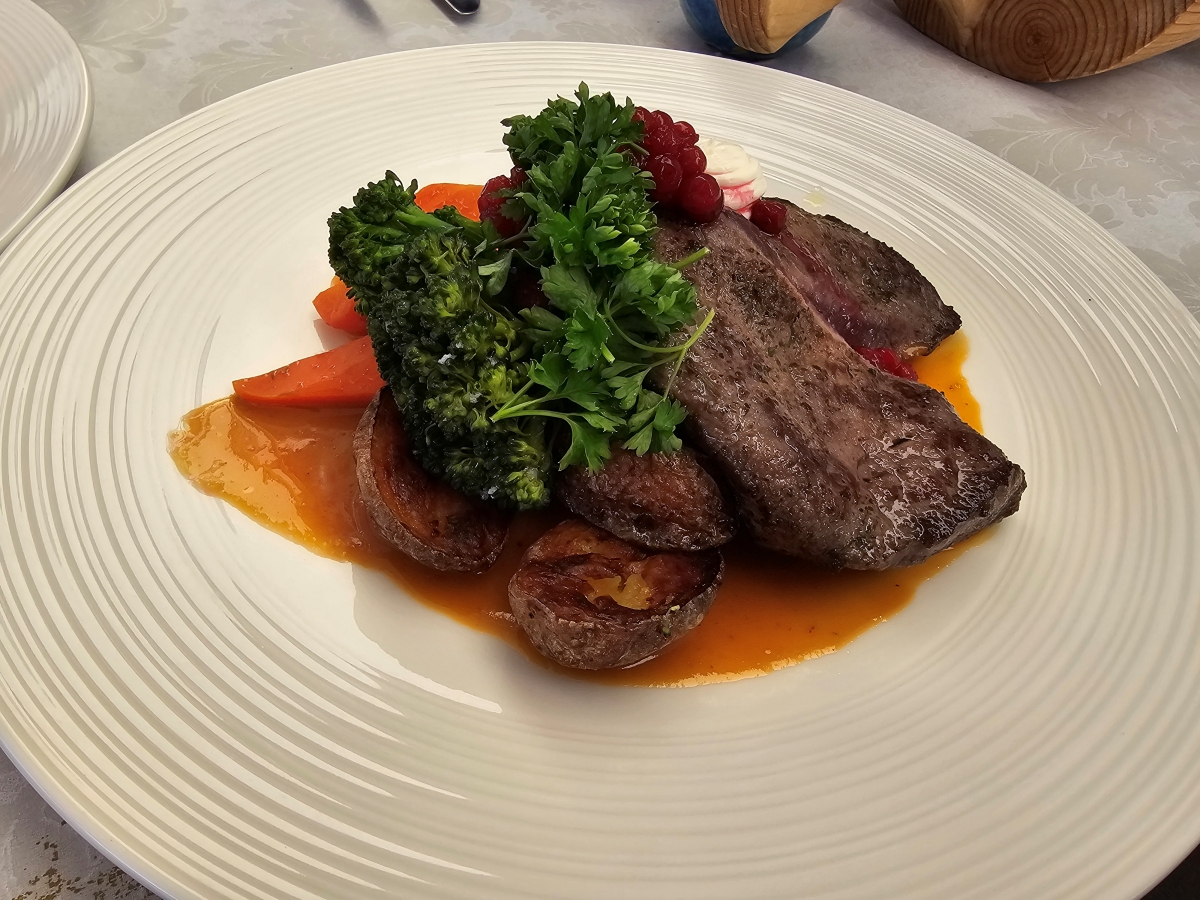 【挪威羅浮敦食記】Svolvær 海鮮餐廳 Børsen Spiseri,鯨魚肉在地體驗 - 第21張圖 【挪威羅浮敦食記】Svolvær 海鮮餐廳 Børsen Spiseri,鯨魚肉在地體驗