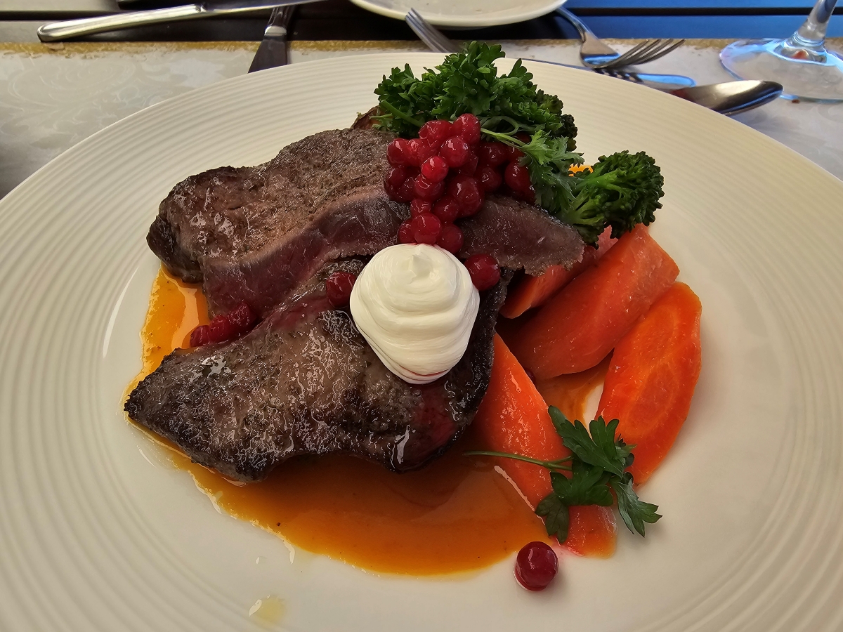 【挪威羅浮敦食記】Svolvær 海鮮餐廳 Børsen Spiseri,鯨魚肉在地體驗 - 第22張圖 【挪威羅浮敦食記】Svolvær 海鮮餐廳 Børsen Spiseri,鯨魚肉在地體驗
