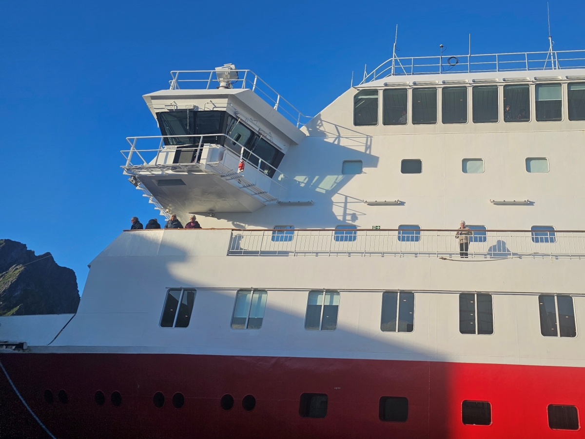 【太陽不打烊 挪威北極圈】 Day6-4 沿岸郵輪Hurtigruten:告別羅浮敦的北行航程 - 第13張圖 【太陽不打烊 挪威北極圈】 Day6-4 沿岸郵輪Hurtigruten:告別羅浮敦的北行航程