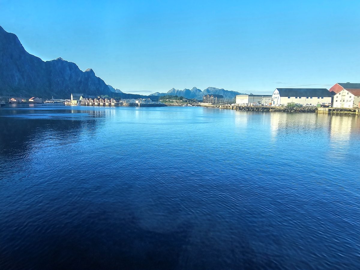 【太陽不打烊 挪威北極圈】 Day6-4 沿岸郵輪Hurtigruten:告別羅浮敦的北行航程 - 第21張圖 【太陽不打烊 挪威北極圈】 Day6-4 沿岸郵輪Hurtigruten:告別羅浮敦的北行航程