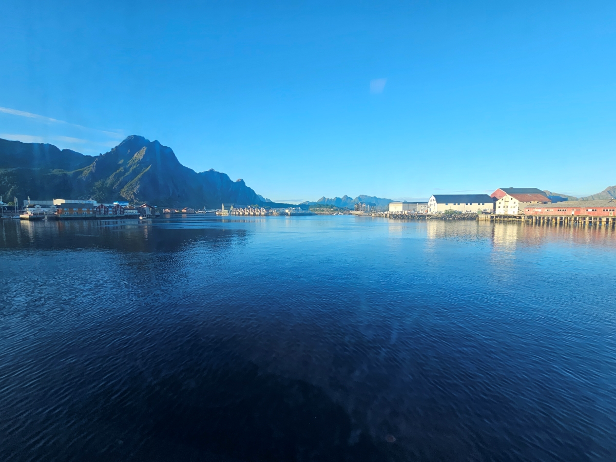 【太陽不打烊 挪威北極圈】 Day6-4 沿岸郵輪Hurtigruten:告別羅浮敦的北行航程 - 第31張圖 【太陽不打烊 挪威北極圈】 Day6-4 沿岸郵輪Hurtigruten:告別羅浮敦的北行航程