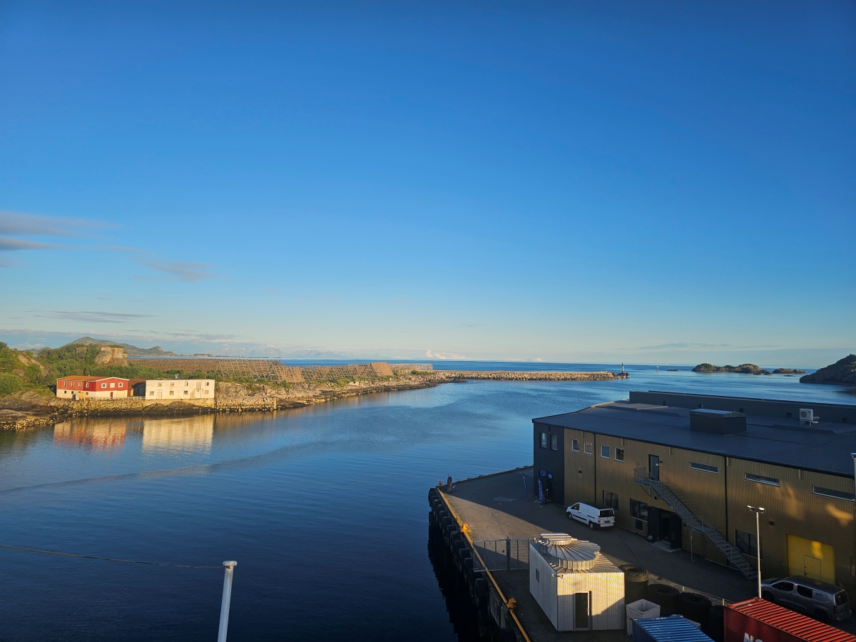 【太陽不打烊 挪威北極圈】 Day6-4 沿岸郵輪Hurtigruten:告別羅浮敦的北行航程 - 第32張圖 【太陽不打烊 挪威北極圈】 Day6-4 沿岸郵輪Hurtigruten:告別羅浮敦的北行航程