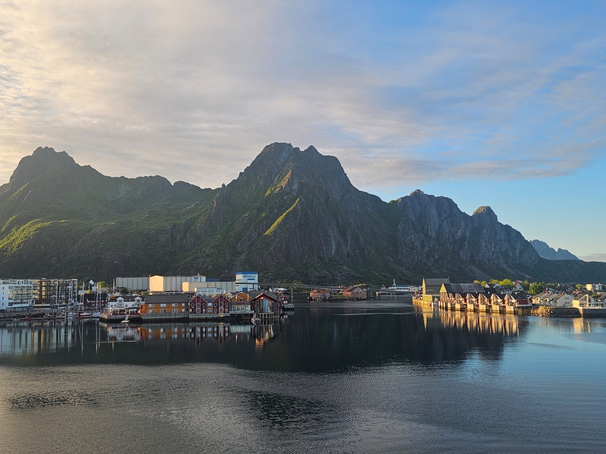 【太陽不打烊 挪威北極圈】 Day6-4 沿岸郵輪Hurtigruten:告別羅浮敦的北行航程 - 第37張圖 【太陽不打烊 挪威北極圈】 Day6-4 沿岸郵輪Hurtigruten:告別羅浮敦的北行航程