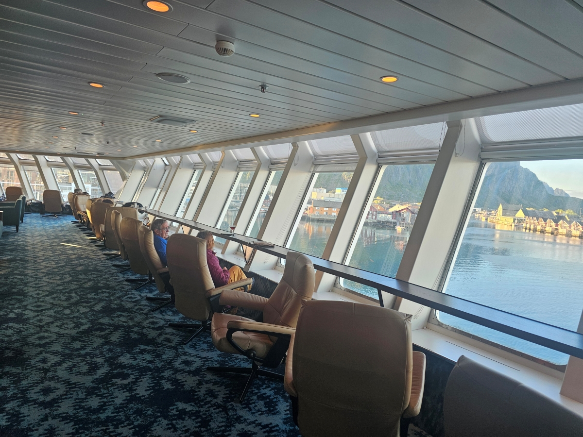 【太陽不打烊 挪威北極圈】 Day6-4 沿岸郵輪Hurtigruten:告別羅浮敦的北行航程 - 第45張圖 【太陽不打烊 挪威北極圈】 Day6-4 沿岸郵輪Hurtigruten:告別羅浮敦的北行航程