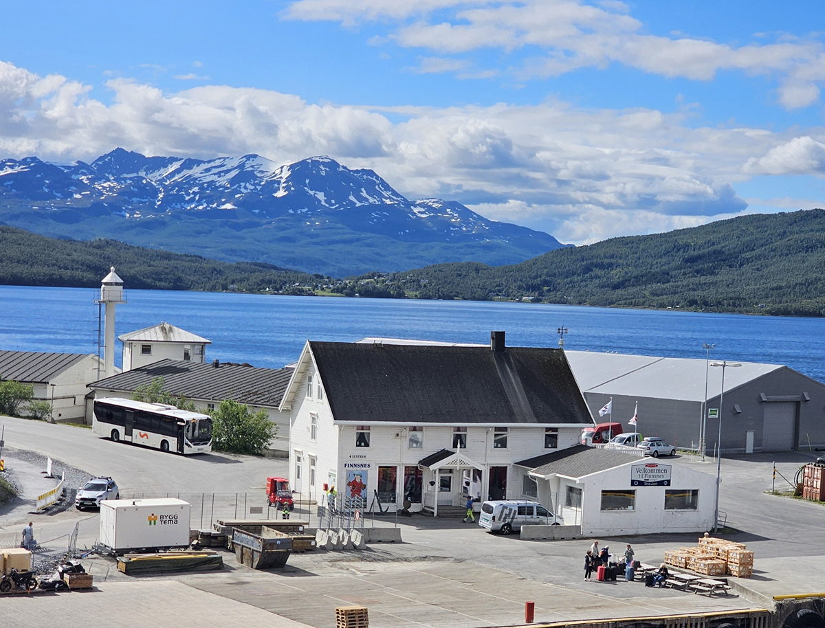 【太陽不打烊 挪威北極圈】 Day7-1 沿岸郵輪Hurtigruten:北緯 69°的海上午餐饗宴 - 第13張圖 【太陽不打烊 挪威北極圈】 Day7-1 沿岸郵輪Hurtigruten:北緯 69°的海上午餐饗宴