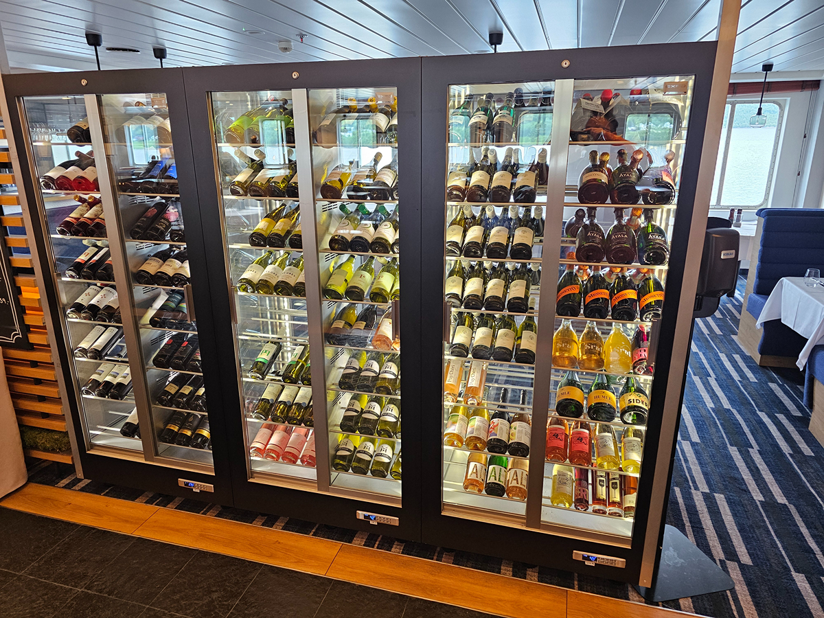 【太陽不打烊 挪威北極圈】 Day7-1 沿岸郵輪Hurtigruten:北緯 69°的海上午餐饗宴 - 第33張圖 【太陽不打烊 挪威北極圈】 Day7-1 沿岸郵輪Hurtigruten:北緯 69°的海上午餐饗宴
