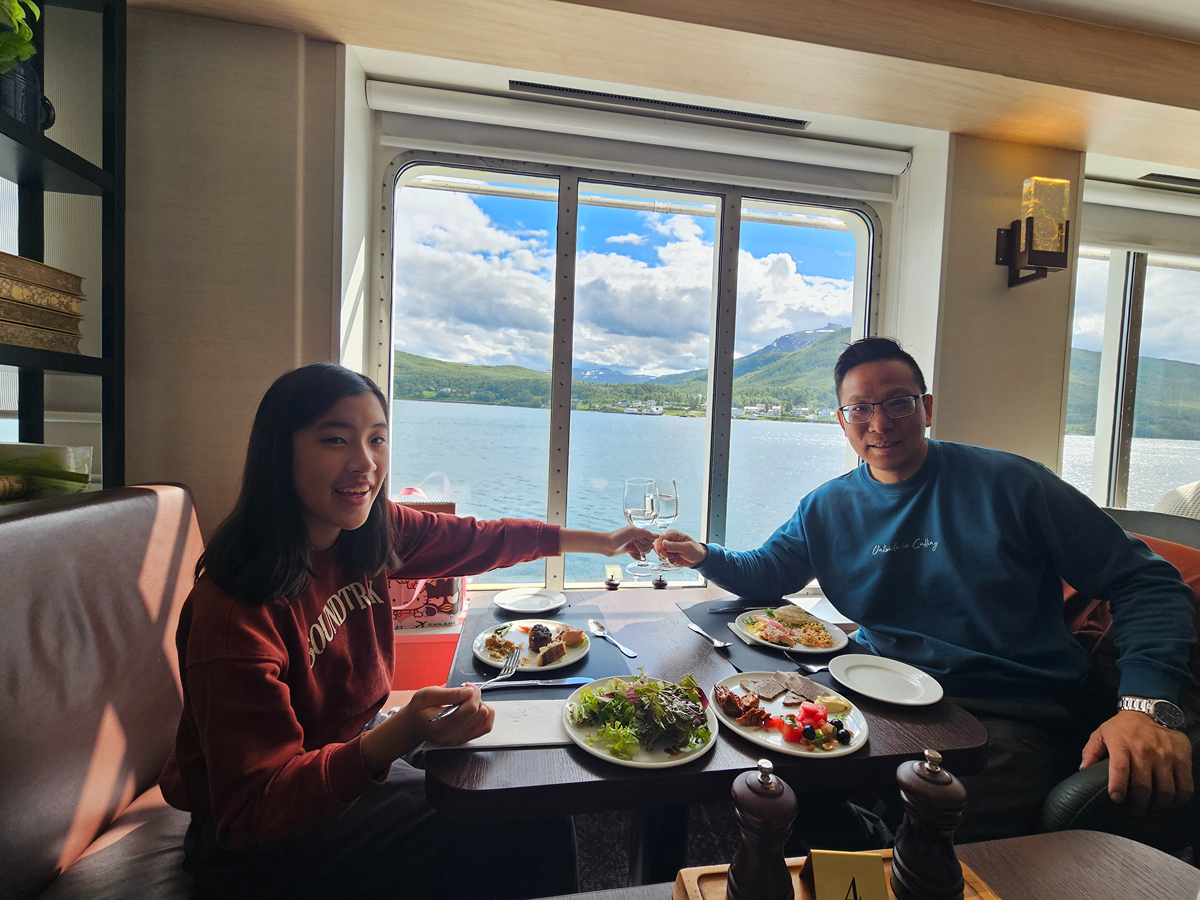 【太陽不打烊 挪威北極圈】 Day7-1 沿岸郵輪Hurtigruten:北緯 69°的海上午餐饗宴 - 第44張圖 【太陽不打烊 挪威北極圈】 Day7-1 沿岸郵輪Hurtigruten:北緯 69°的海上午餐饗宴