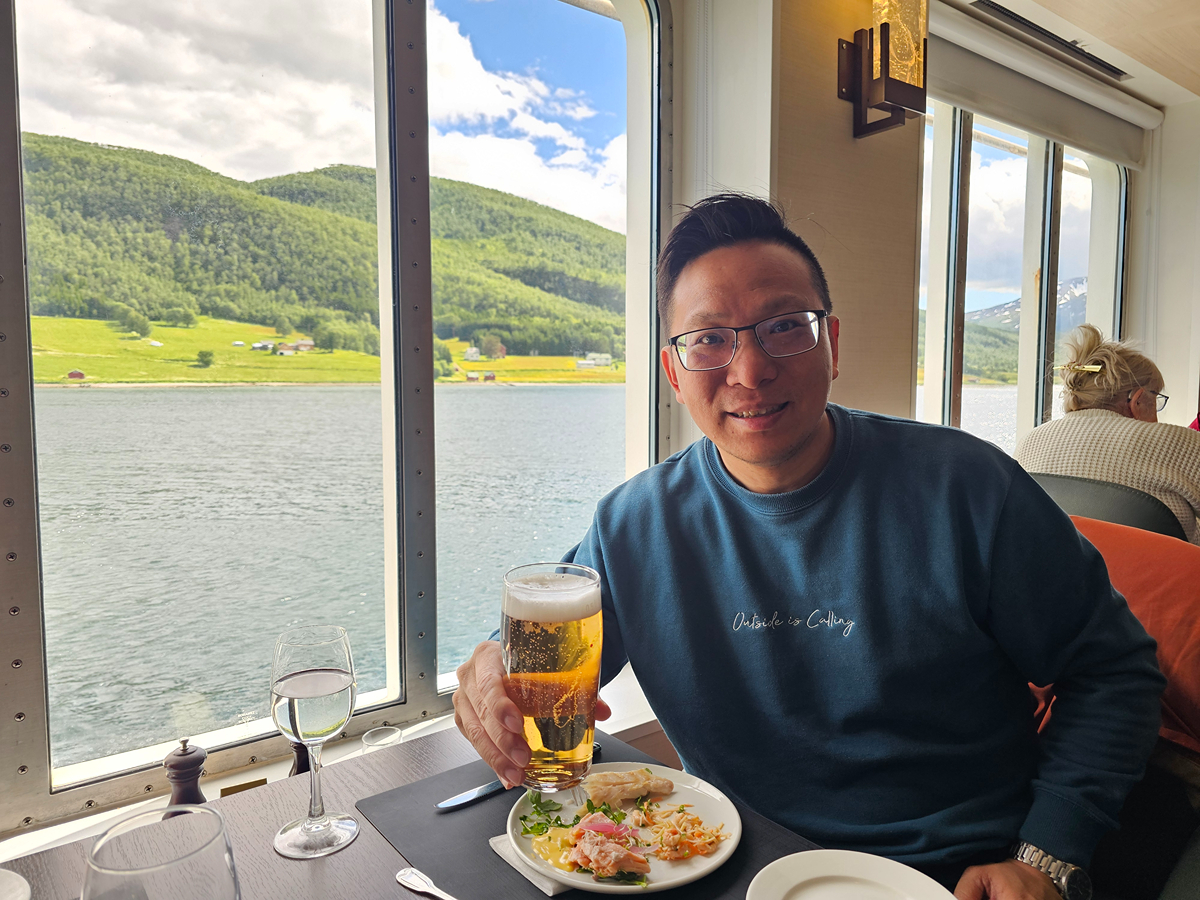 【太陽不打烊 挪威北極圈】 Day7-1 沿岸郵輪Hurtigruten:北緯 69°的海上午餐饗宴 - 第49張圖 【太陽不打烊 挪威北極圈】 Day7-1 沿岸郵輪Hurtigruten:北緯 69°的海上午餐饗宴