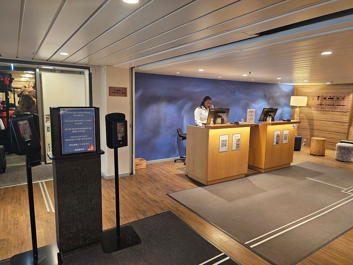 【太陽不打烊 挪威北極圈】 Day7-1 沿岸郵輪Hurtigruten:北緯 69°的海上午餐饗宴 - 第70張圖 【太陽不打烊 挪威北極圈】 Day7-1 沿岸郵輪Hurtigruten:北緯 69°的海上午餐饗宴