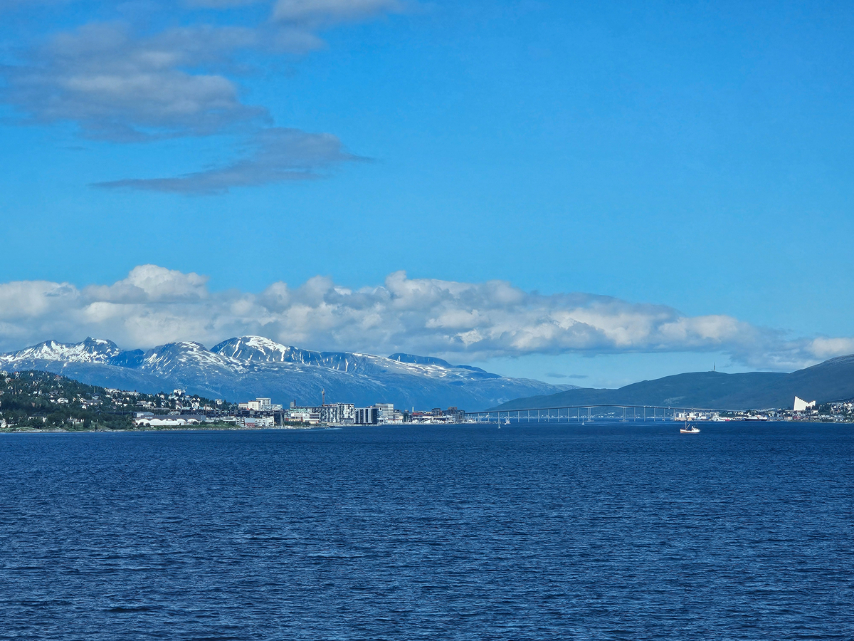 【太陽不打烊 挪威北極圈】 Day7-1 沿岸郵輪Hurtigruten:北緯 69°的海上午餐饗宴 - 第62張圖 【太陽不打烊 挪威北極圈】 Day7-1 沿岸郵輪Hurtigruten:北緯 69°的海上午餐饗宴