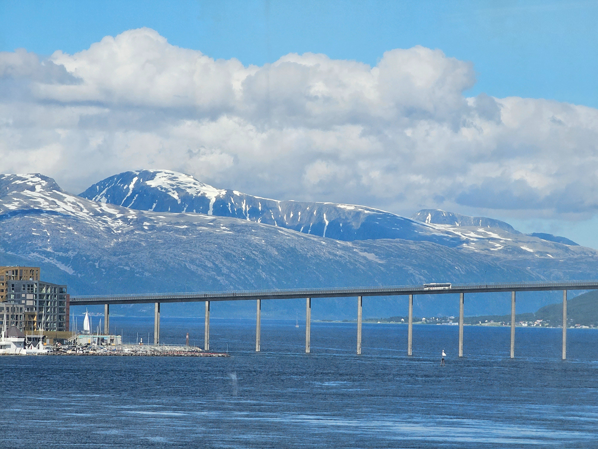 【太陽不打烊 挪威北極圈】 Day7-1 沿岸郵輪Hurtigruten:北緯 69°的海上午餐饗宴 - 第64張圖 【太陽不打烊 挪威北極圈】 Day7-1 沿岸郵輪Hurtigruten:北緯 69°的海上午餐饗宴