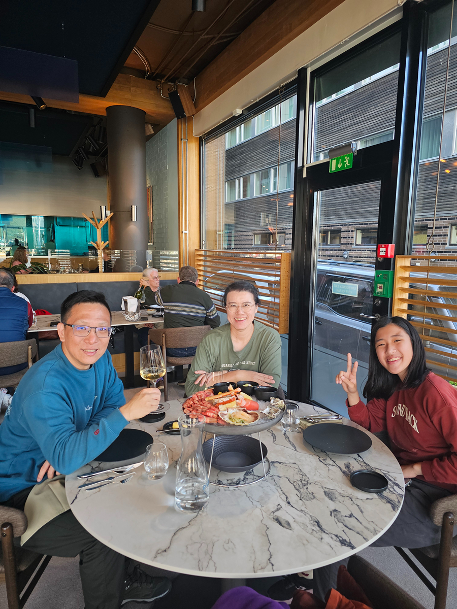【挪威Tromsø食記】海鮮餐廳Fiskekompaniet,北極圈港邊頂級奢華,解鎖人生最貴一餐! - 第11張圖 【挪威Tromsø食記】海鮮餐廳Fiskekompaniet,北極圈港邊頂級奢華,解鎖人生最貴一餐!