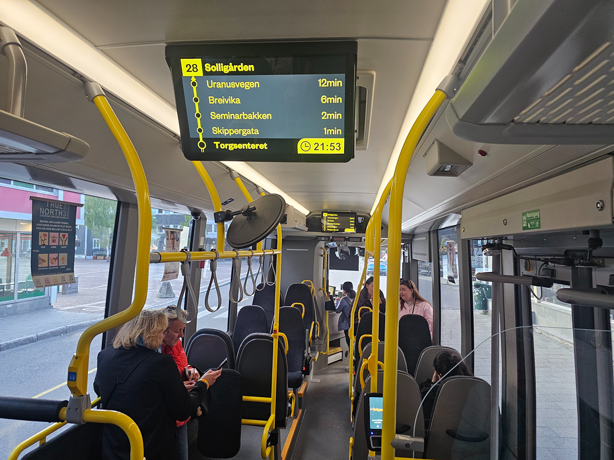 【太陽不打烊 挪威北極圈】 Day7-3 搭纜車登上北極圈頂端、欣賞 Tromsø 午夜太陽 - 第6張圖 【太陽不打烊 挪威北極圈】 Day7-3 搭纜車登上北極圈頂端、欣賞 Tromsø 午夜太陽
