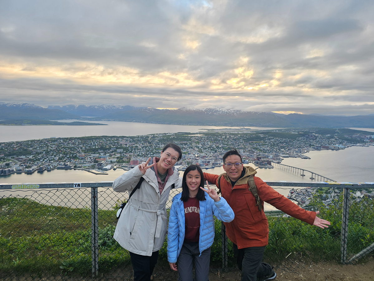 【太陽不打烊 挪威北極圈】 Day7-3 搭纜車登上北極圈頂端、欣賞 Tromsø 午夜太陽 - 第14張圖 【太陽不打烊 挪威北極圈】 Day7-3 搭纜車登上北極圈頂端、欣賞 Tromsø 午夜太陽