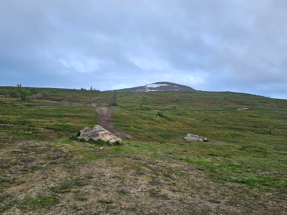 【太陽不打烊 挪威北極圈】 Day7-3 搭纜車登上北極圈頂端、欣賞 Tromsø 午夜太陽 - 第21張圖 【太陽不打烊 挪威北極圈】 Day7-3 搭纜車登上北極圈頂端、欣賞 Tromsø 午夜太陽