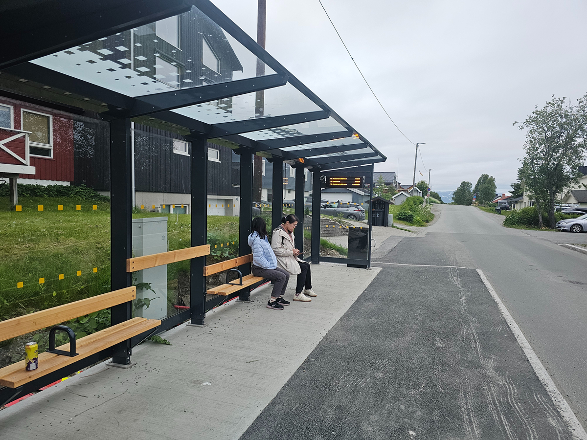 【太陽不打烊 挪威北極圈】 Day7-3 搭纜車登上北極圈頂端、欣賞 Tromsø 午夜太陽 - 第31張圖 【太陽不打烊 挪威北極圈】 Day7-3 搭纜車登上北極圈頂端、欣賞 Tromsø 午夜太陽