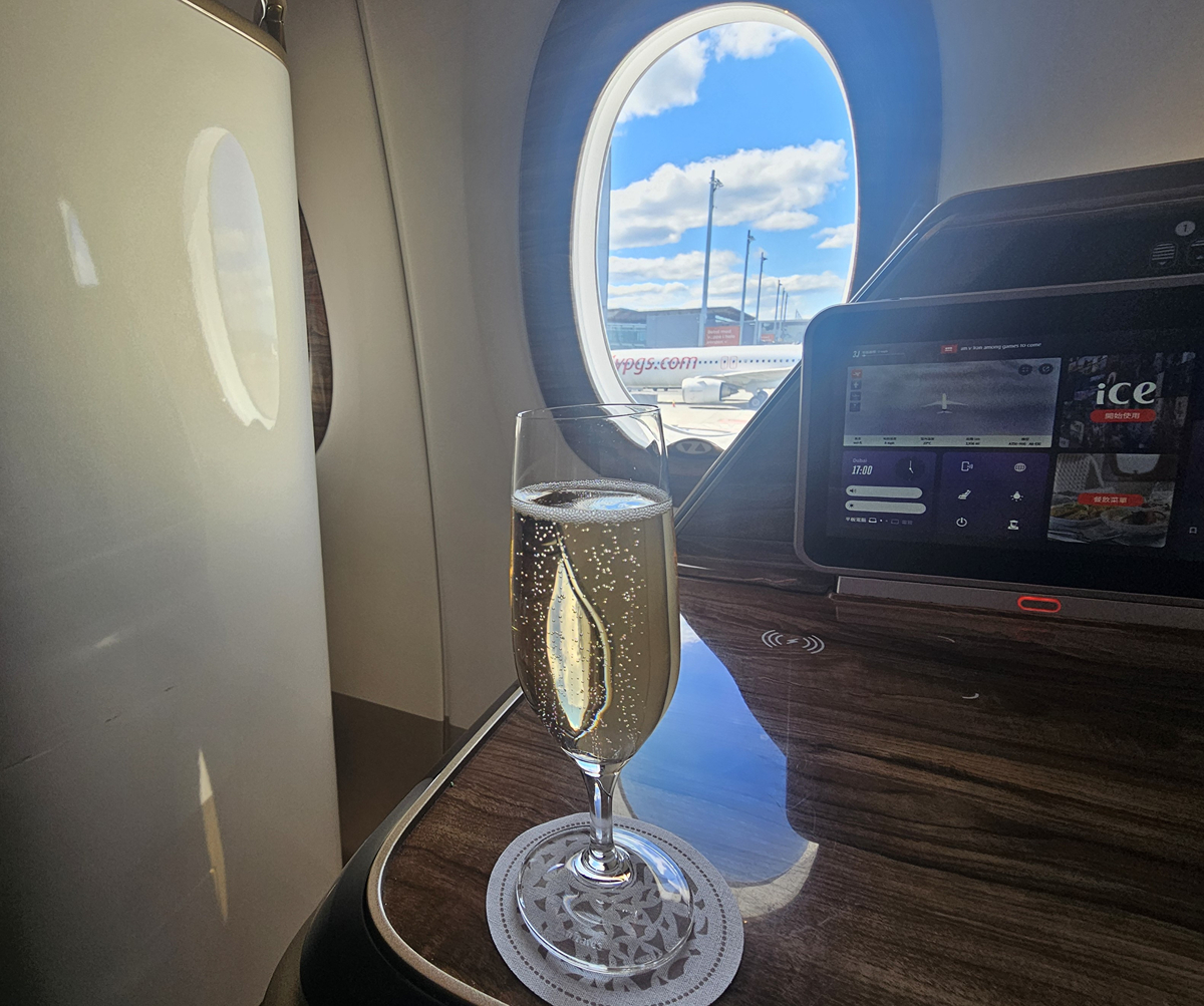 【飛行食記】奧斯陸(OSL)-杜拜(DXB) by 阿聯酋航空商務艙(A350-900) - 第27張圖 【飛行食記】奧斯陸(OSL)-杜拜(DXB) by 阿聯酋航空商務艙(A350-900)