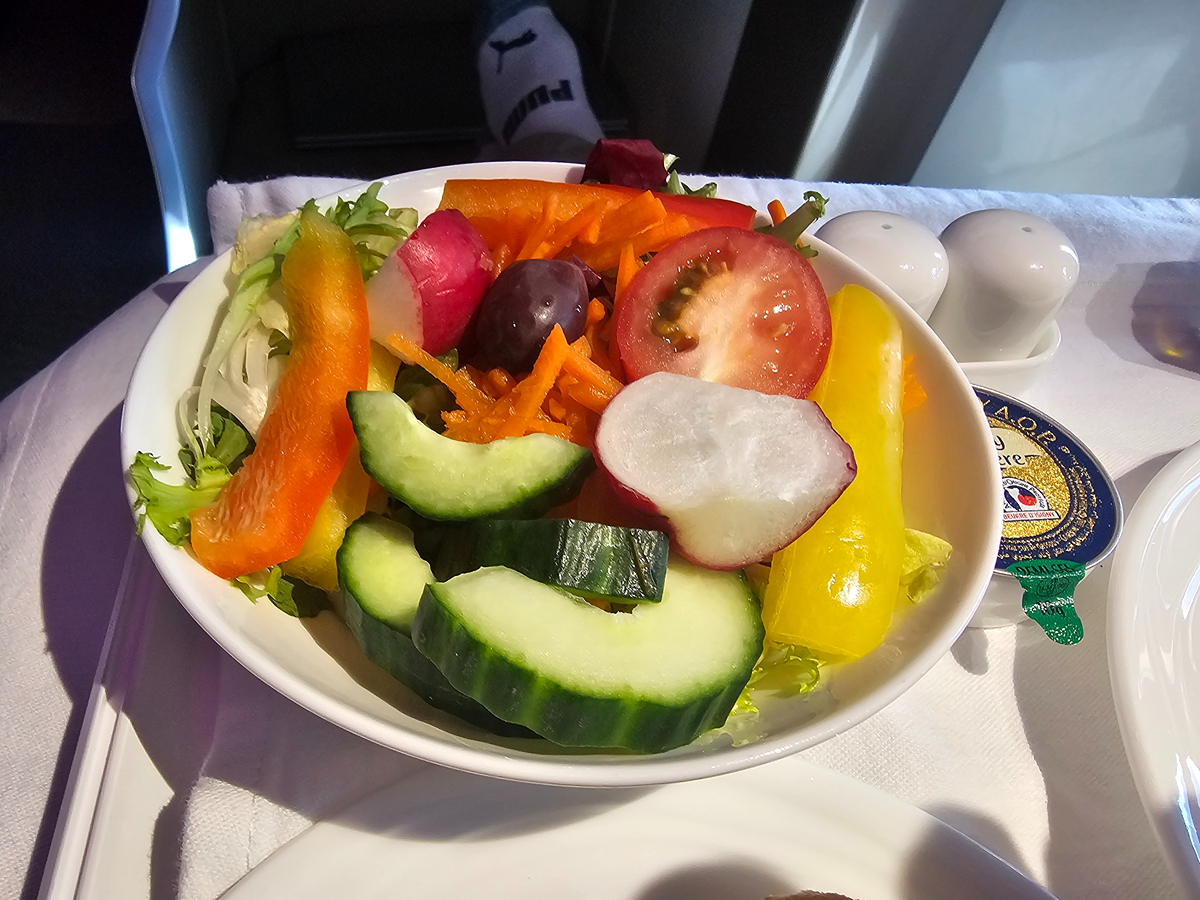 【飛行食記】奧斯陸(OSL)-杜拜(DXB) by 阿聯酋航空商務艙(A350-900) - 第51張圖 【飛行食記】奧斯陸(OSL)-杜拜(DXB) by 阿聯酋航空商務艙(A350-900)