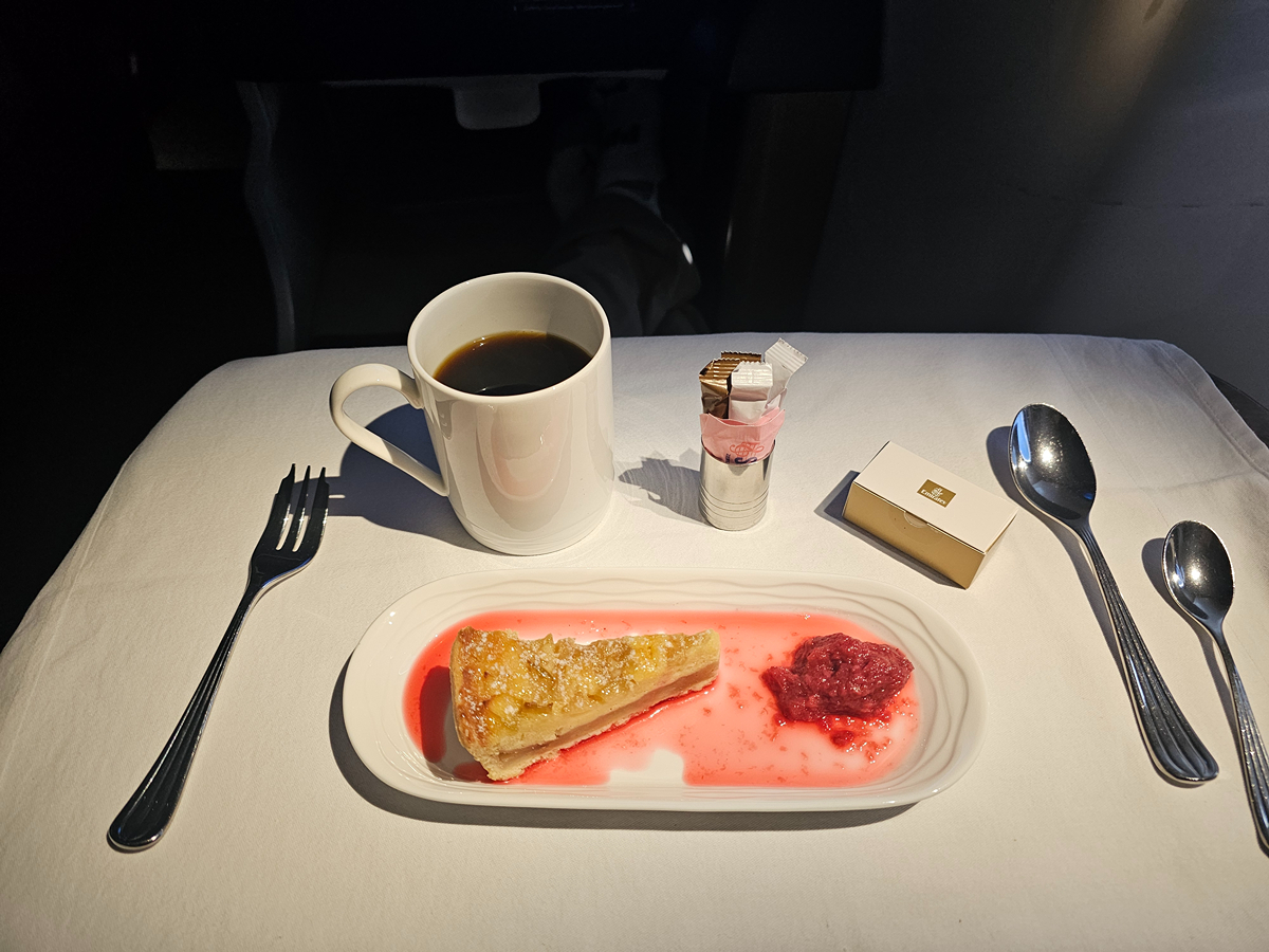 【飛行食記】奧斯陸(OSL)-杜拜(DXB) by 阿聯酋航空商務艙(A350-900) - 第55張圖 【飛行食記】奧斯陸(OSL)-杜拜(DXB) by 阿聯酋航空商務艙(A350-900)