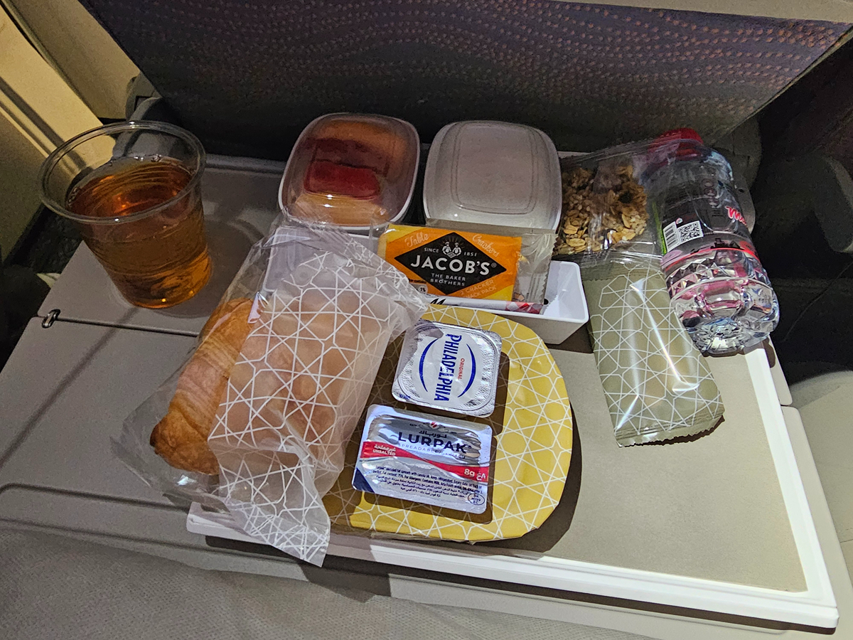 【飛行食記】杜拜(DXB)-台北桃園(TPE)- by 阿聯酋航空(A380-800) - 第20張圖 【飛行食記】杜拜(DXB)-台北桃園(TPE)- by 阿聯酋航空(A380-800)