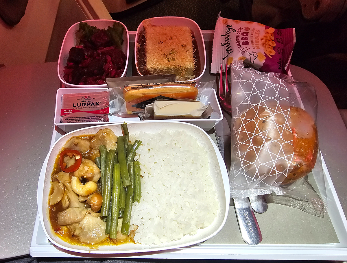 【飛行食記】杜拜(DXB)-台北桃園(TPE)- by 阿聯酋航空(A380-800) - 第30張圖 【飛行食記】杜拜(DXB)-台北桃園(TPE)- by 阿聯酋航空(A380-800)