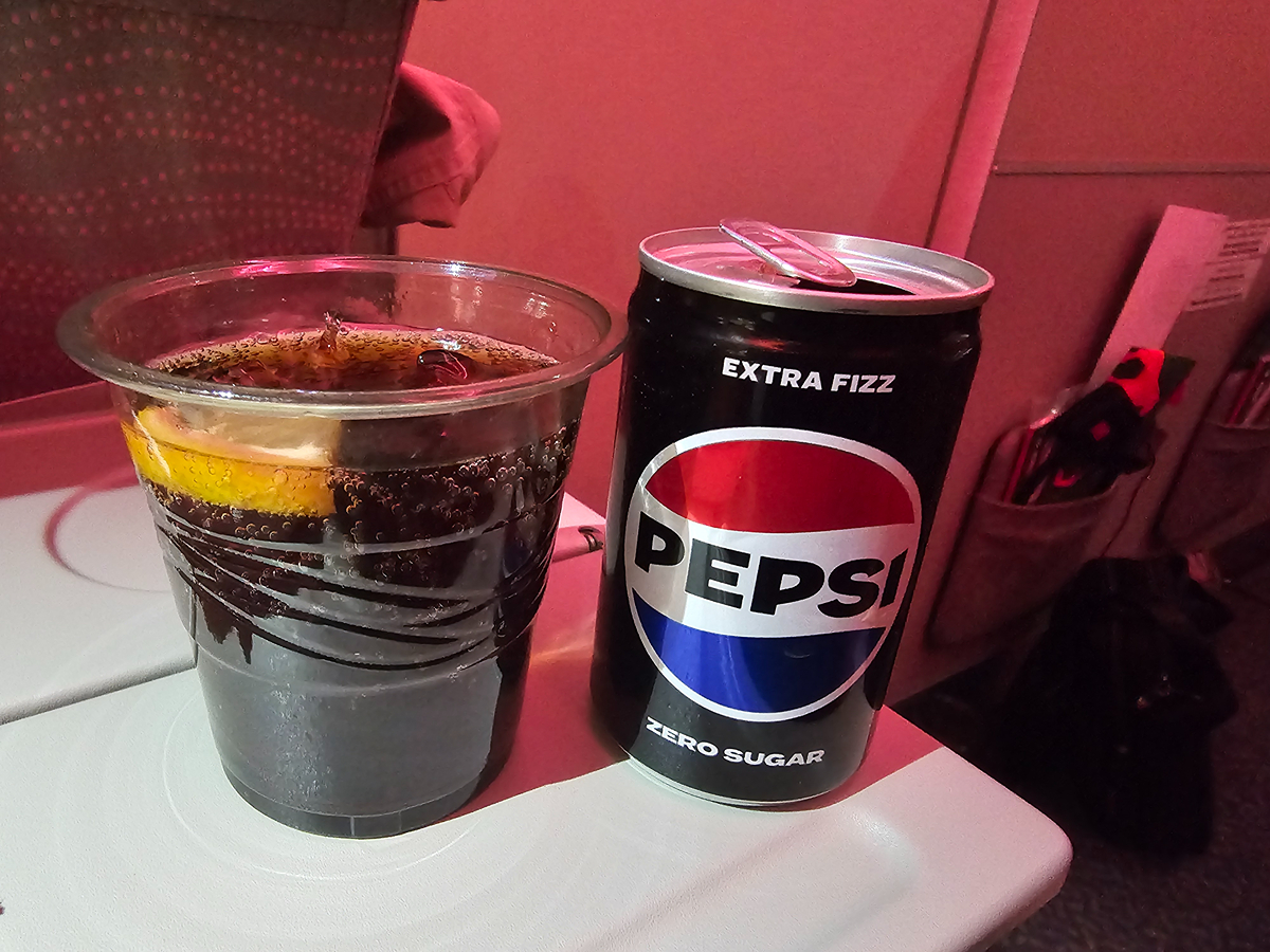 【飛行食記】杜拜(DXB)-台北桃園(TPE)- by 阿聯酋航空(A380-800) - 第35張圖 【飛行食記】杜拜(DXB)-台北桃園(TPE)- by 阿聯酋航空(A380-800)