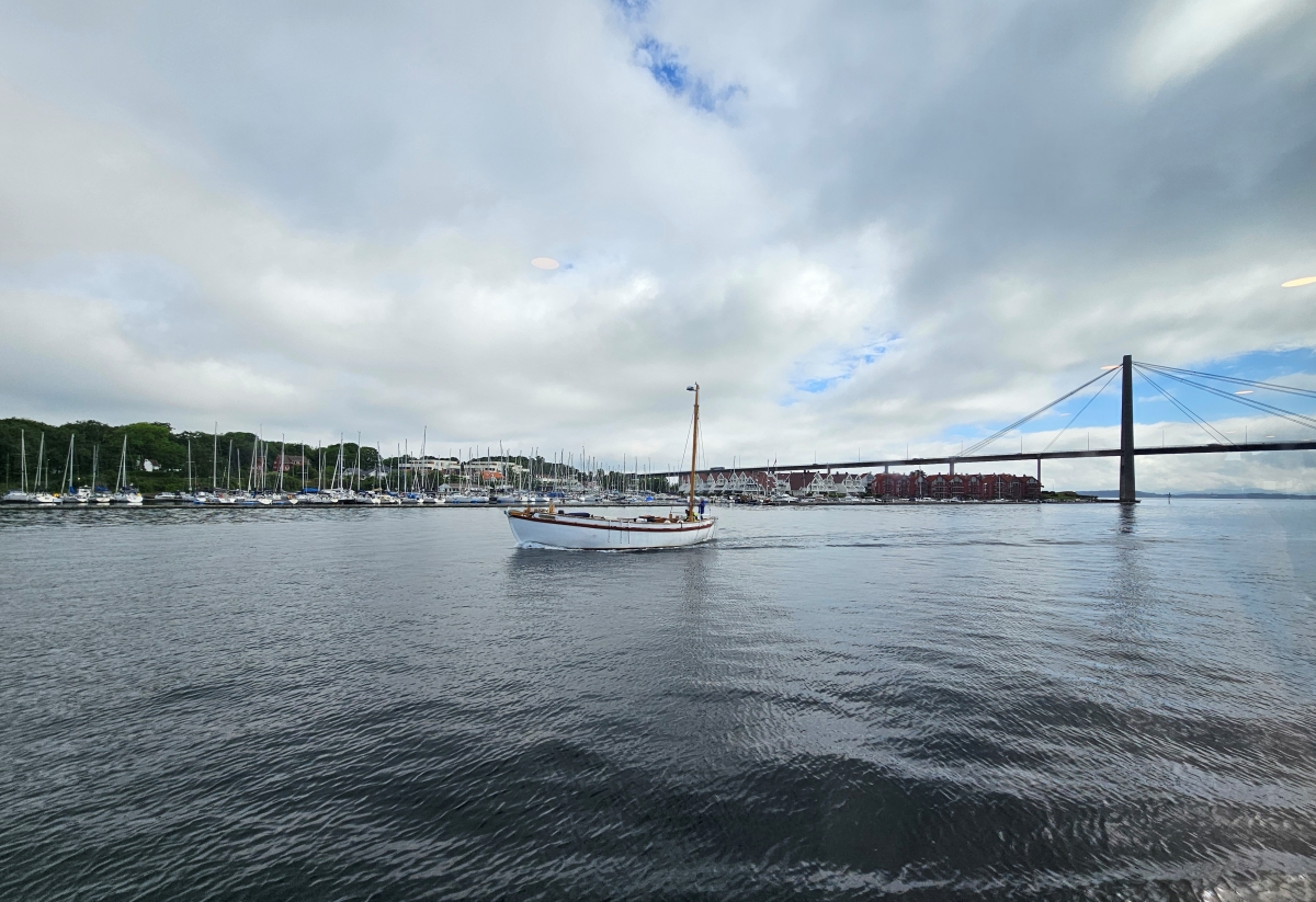 【太陽不打烊 挪威北極圈】 Day9-1 乘船穿梭呂瑟峽灣(Lysefjord):仰望千仞絕壁,體驗萬噸巨岩的震撼 - 第20張圖 【太陽不打烊 挪威北極圈】 Day9-1 乘船穿梭呂瑟峽灣(Lysefjord):仰望千仞絕壁,體驗萬噸巨岩的震撼