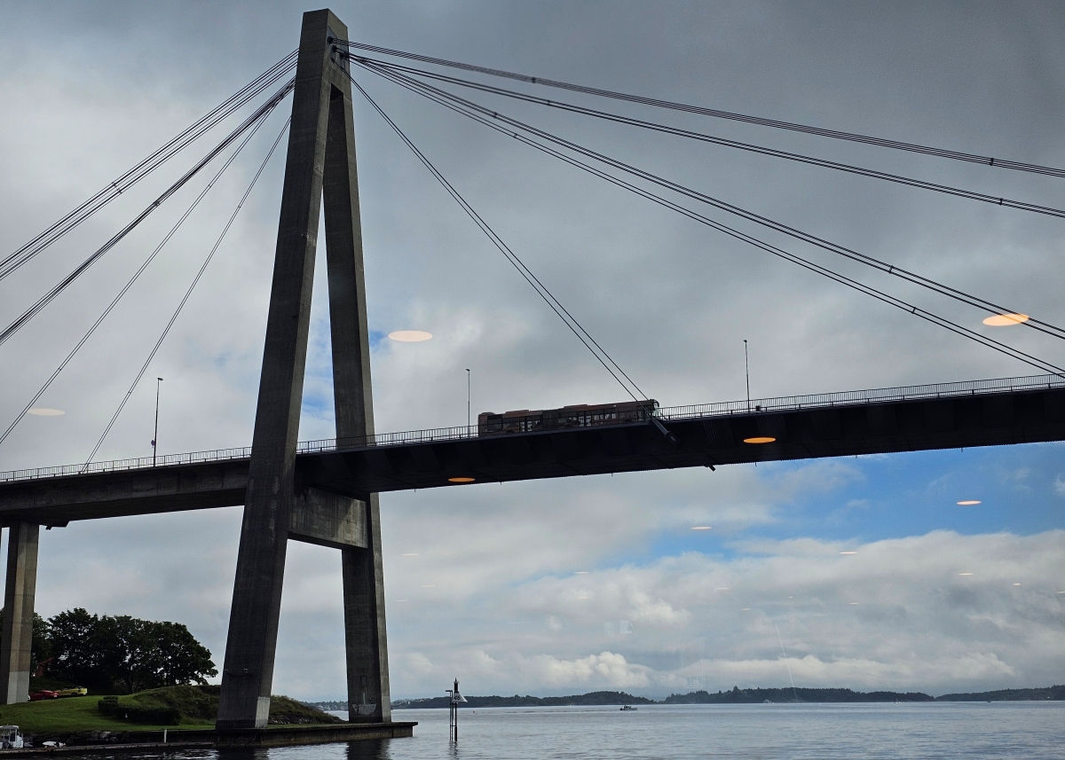 【太陽不打烊 挪威北極圈】 Day9-1 乘船穿梭呂瑟峽灣(Lysefjord):仰望千仞絕壁,體驗萬噸巨岩的震撼 - 第21張圖 【太陽不打烊 挪威北極圈】 Day9-1 乘船穿梭呂瑟峽灣(Lysefjord):仰望千仞絕壁,體驗萬噸巨岩的震撼