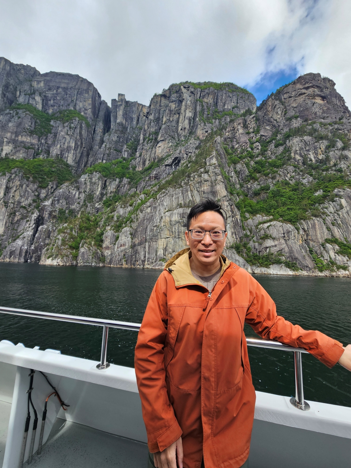 【太陽不打烊 挪威北極圈】 Day9-1 乘船穿梭呂瑟峽灣(Lysefjord):仰望千仞絕壁,體驗萬噸巨岩的震撼 - 第51張圖 【太陽不打烊 挪威北極圈】 Day9-1 乘船穿梭呂瑟峽灣(Lysefjord):仰望千仞絕壁,體驗萬噸巨岩的震撼