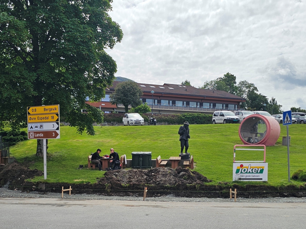 【太陽不打烊 挪威北極圈】 Day9-1 乘船穿梭呂瑟峽灣(Lysefjord):仰望千仞絕壁,體驗萬噸巨岩的震撼 - 第64張圖 【太陽不打烊 挪威北極圈】 Day9-1 乘船穿梭呂瑟峽灣(Lysefjord):仰望千仞絕壁,體驗萬噸巨岩的震撼